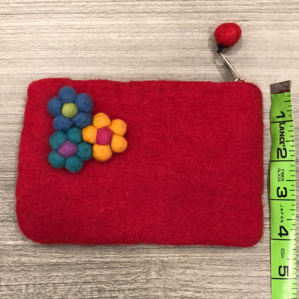 Red wool pouch - Picture 6 of 6